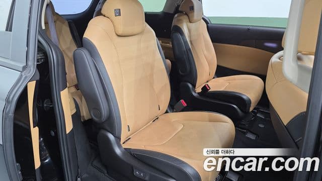 Kia Carnival 2022 — ფოტო 12/20
