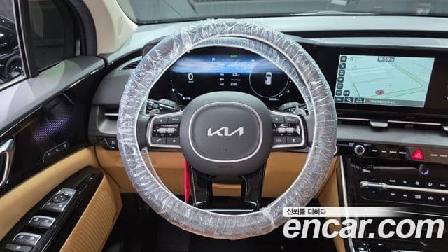 Kia Carnival 2022 — фото 13 из 20