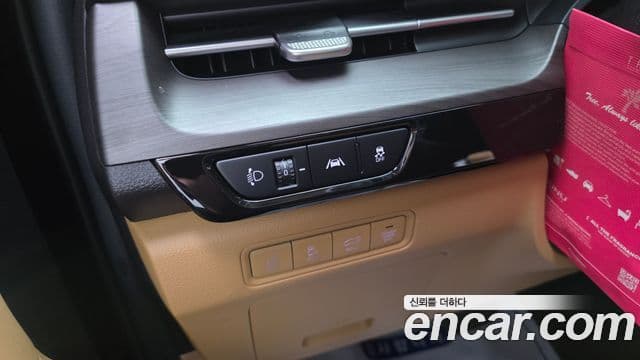 Kia Carnival 2022 — ფოტო 16/20