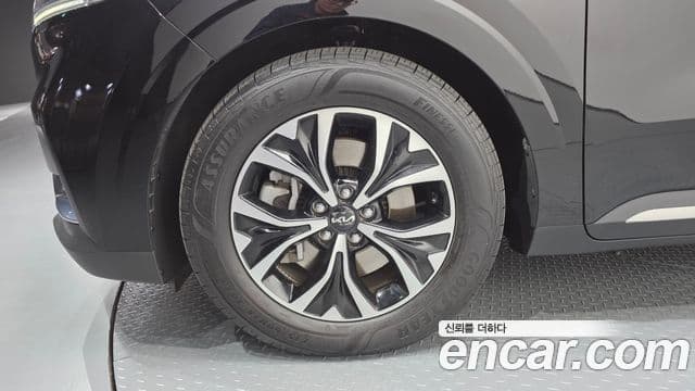 Kia Carnival 2022 — Photo 13/20