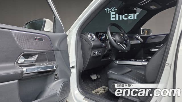 Mercedes-Benz GLB-Class 2022 — Şəkil 11/20