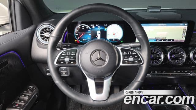 Mercedes-Benz GLB-Class 2022 — Şəkil 12/20