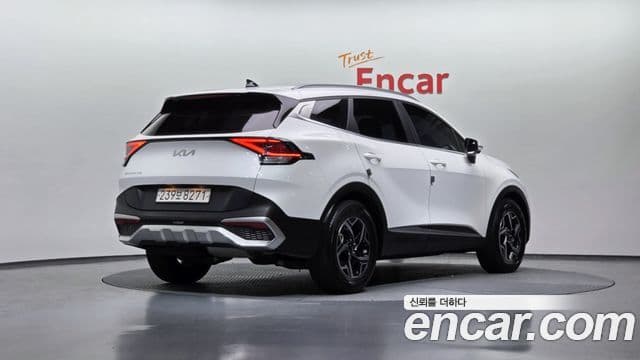 Kia Sportage 2023 — ფოტო 2/20