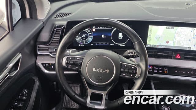 Kia Sportage 2023 — ფოტო 13/20