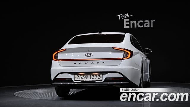 Hyundai Sonata Hybrid 2020 — ფოტო 14/20