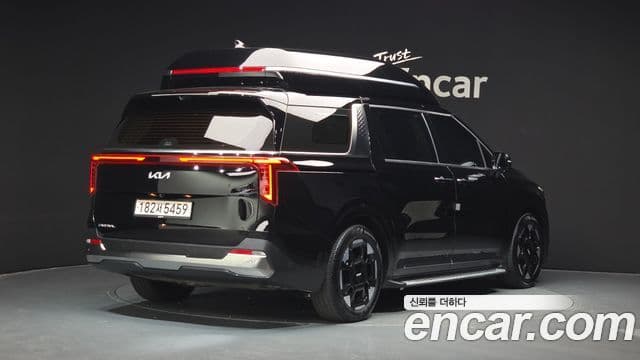 Kia Carnival 2024 — ფოტო 19/20