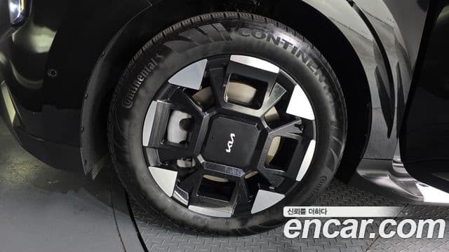 Kia Carnival 2024 — ფოტო 17/20