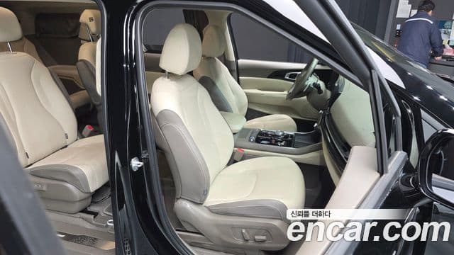 Kia Carnival 2024 — ფოტო 20/20