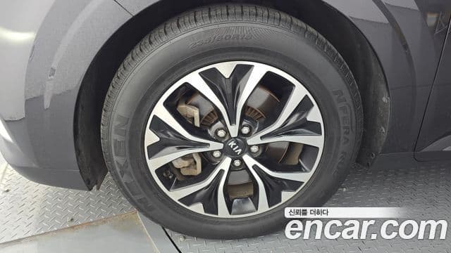Kia Carnival 2021 — Фото 5/20