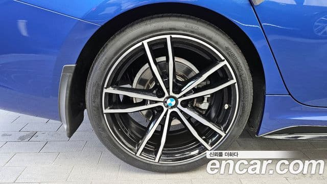 BMW 3 Series 2021 — ფოტო 5/20
