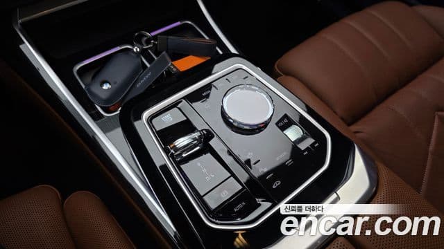 BMW 7 Series 2025 — Фото 9/20