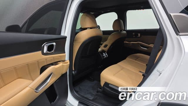 Kia Sorento 2022 — Фото 17/20