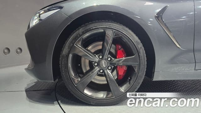 Genesis G70 2019 — Photo 16/20