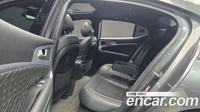 Genesis G70 2019 — Photo 8/20