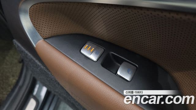 Genesis G70 2018 — Şəkil 19/20