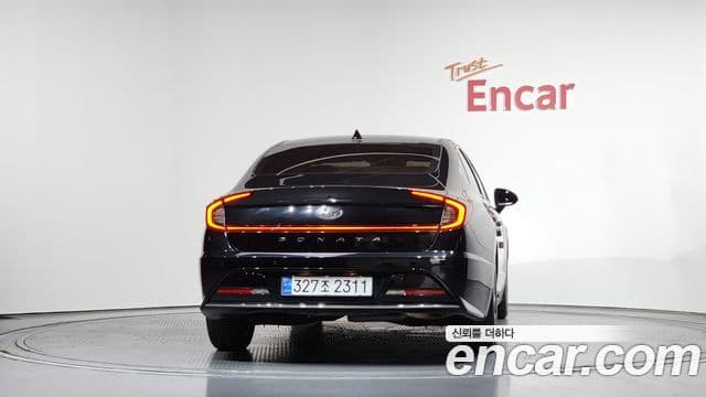 Hyundai Sonata 2021 — ფოტო 4/20