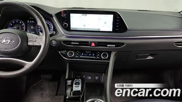Hyundai Sonata 2021 — ფოტო 14/20