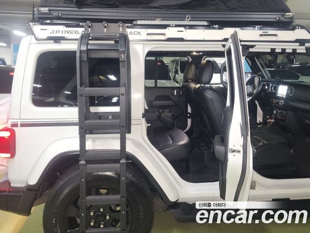 Jeep Wrangler 2021 — Şəkil 16/20