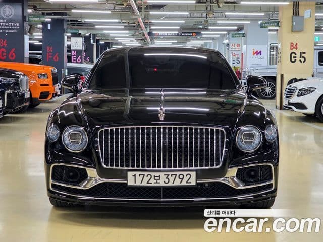 Bentley Flying Spur 2020 — ფოტო 2/20