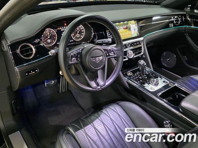 Bentley Flying Spur 2020 — ფოტო 7/20