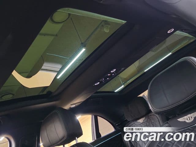 Bentley Flying Spur 2020 — ფოტო 14/20