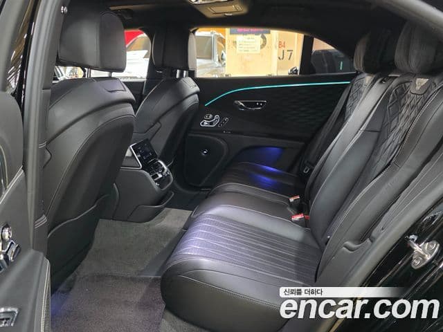 Bentley Flying Spur 2020 — ფოტო 15/20