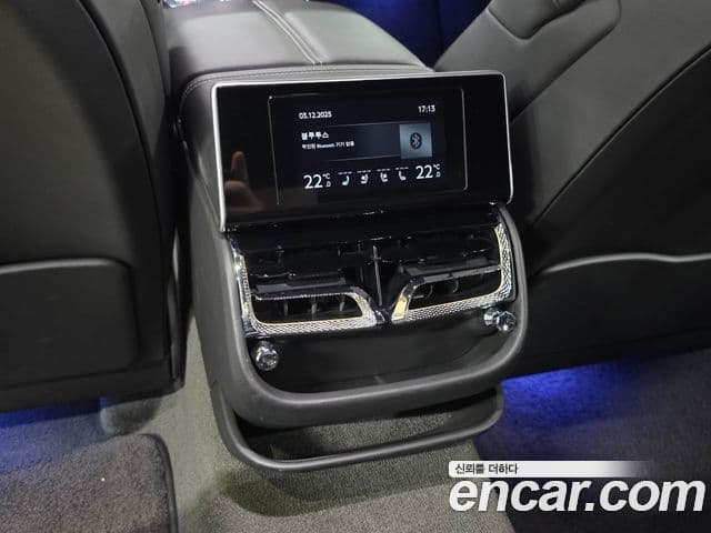 Bentley Flying Spur 2020 — ფოტო 16/20