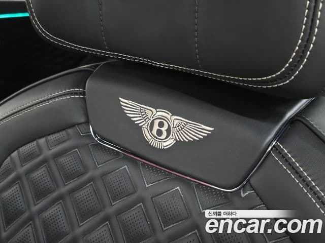 Bentley Flying Spur 2020 — ფოტო 18/20