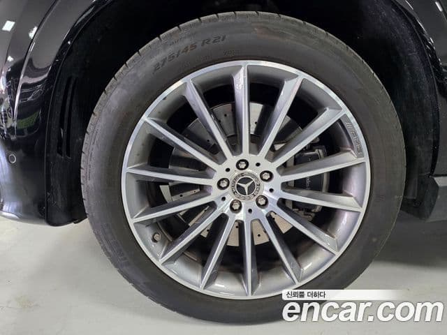 Mercedes-Benz GLE-Class 2025 — ფოტო 4/17