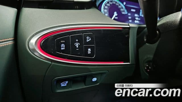 Genesis GV70 2021 — Şəkil 18/20