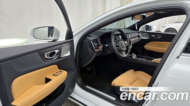 Volvo S60 2024 — ფოტო 8/20