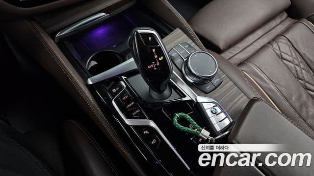 BMW 5 Series 2021 — фото 9 из 20