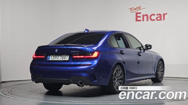 BMW 3 Series 2019 — Şəkil 16/20