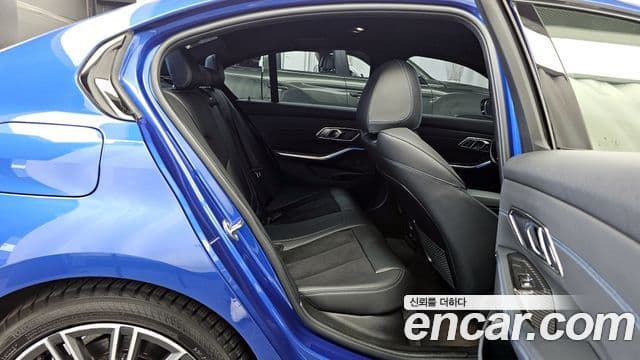 BMW 3 Series 2019 — Şəkil 12/20