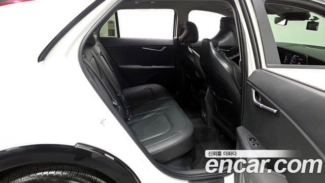Kia Niro 2025 — Şəkil 12/20