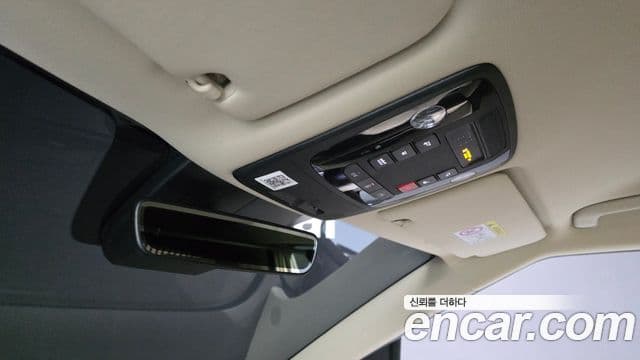 Kia Carnival 2022 — ფოტო 17/20
