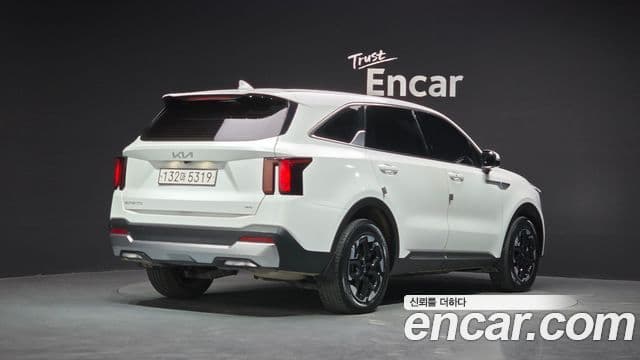 Kia Sorento 2023 — ფოტო 2/20