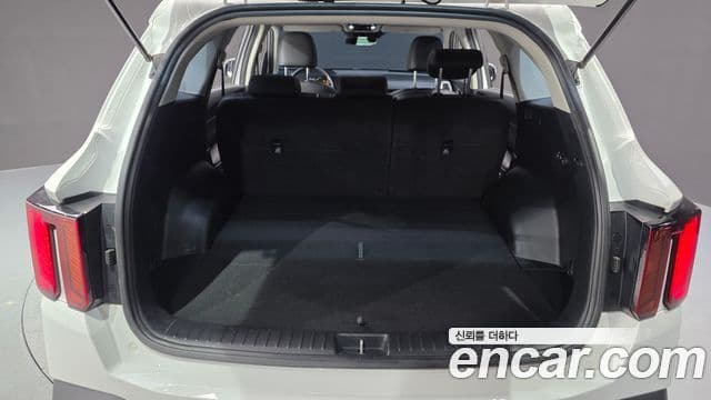 Kia Sorento 2023 — ფოტო 20/20