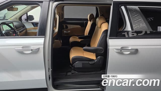 Kia Carnival 2023 — Фото 11/20