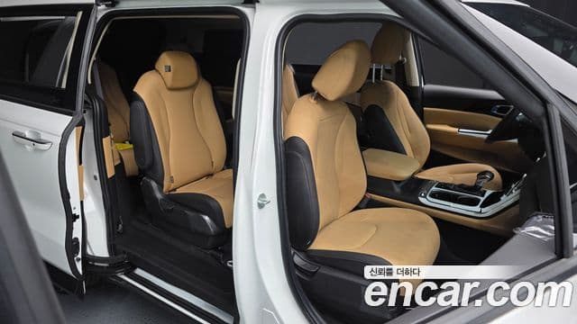 Kia Carnival 2023 — Фото 12/20