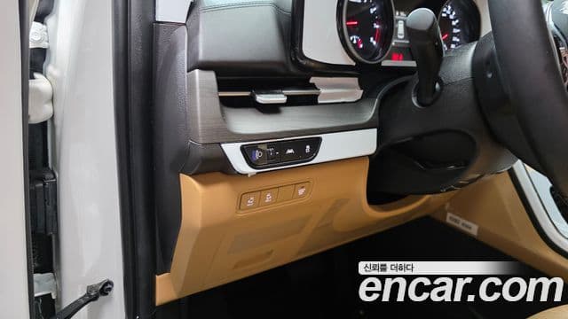 Kia Carnival 2023 — Фото 15/20