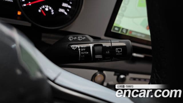 Kia Carnival 2023 — Фото 17/20