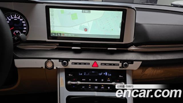 Kia Carnival 2023 — Фото 19/20