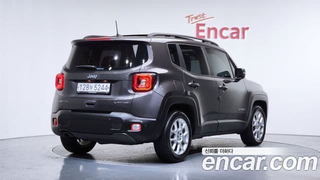 Jeep Renegade 2020 — ფოტო 18/35
