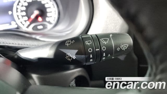 Jeep Renegade 2020 — ფოტო 25/35