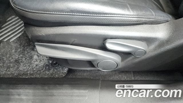 Jeep Renegade 2020 — ფოტო 28/35