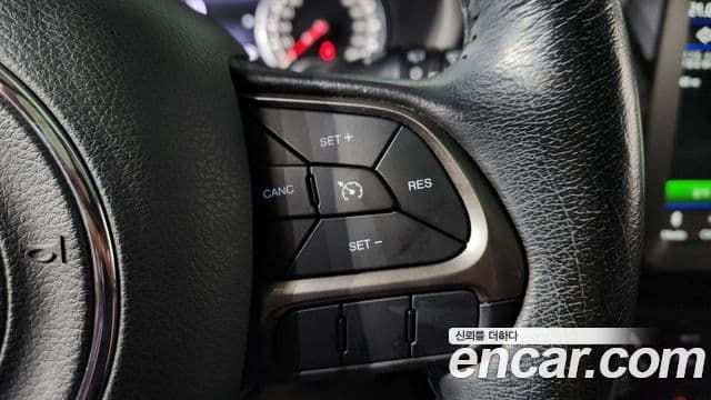 Jeep Renegade 2020 — ფოტო 23/35