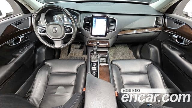 Volvo XC90 2019 — Şəkil 9/20
