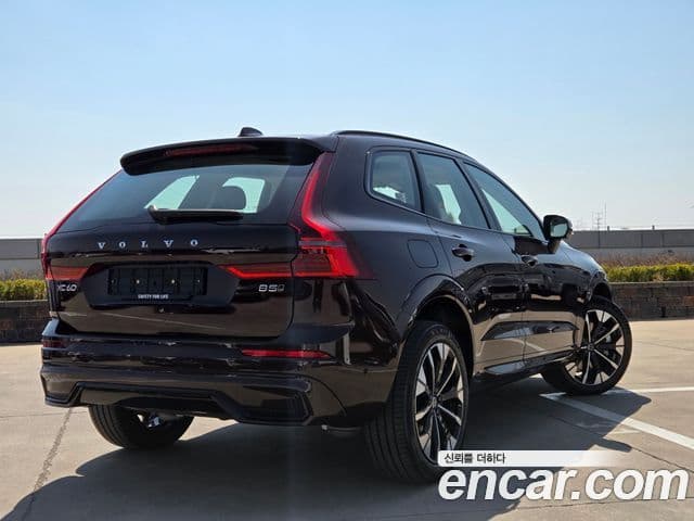 Volvo XC60 2026 — ფოტო 1/15