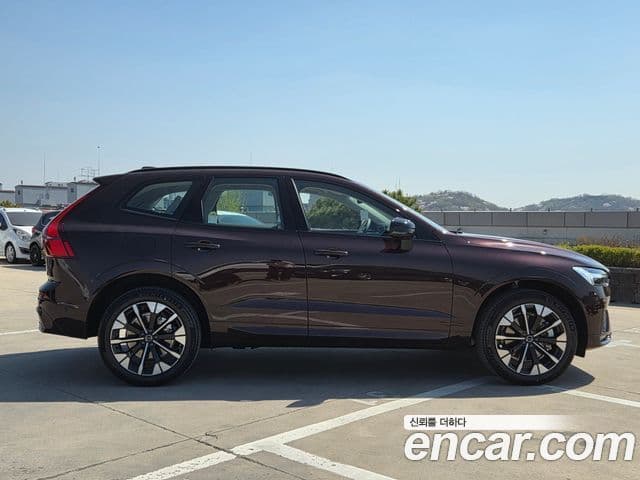 Volvo XC60 2026 — ფოტო 5/15